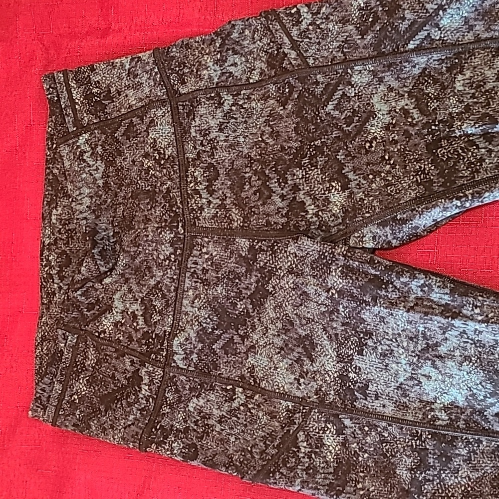 Lululemon Atletica Active Pants, Size 4, Multicolor 😉♥️😀